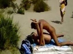 Sexo na praia em flagra amador real